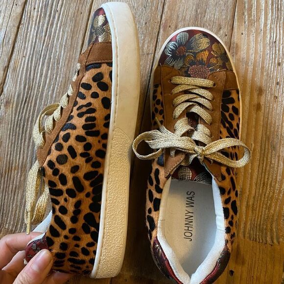 Johnny Was "Olivia" Leopard Print Haircalf/Floral Embroidery Sneakers Size 6 - Picture 3 of 8